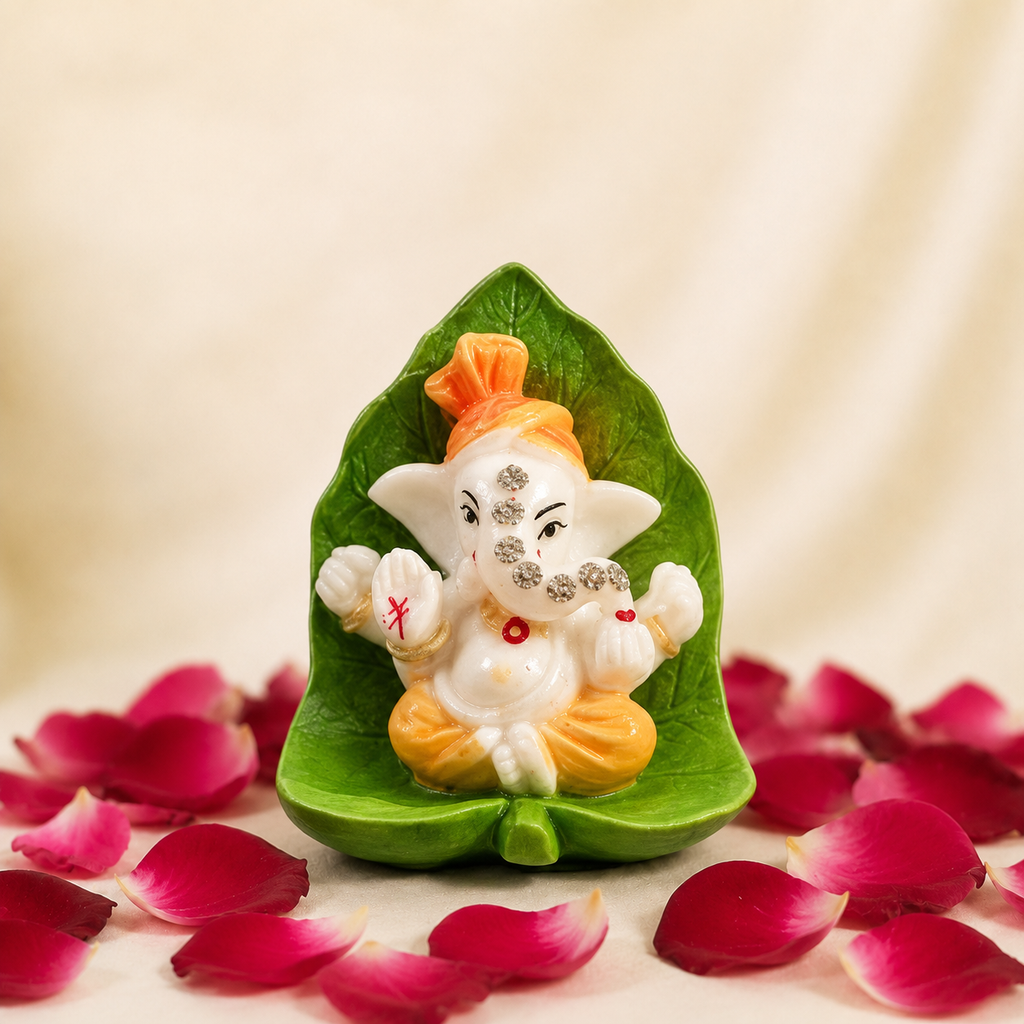Mini Ganpati Bappa Murti - Cute Ganesha Leaf Idol